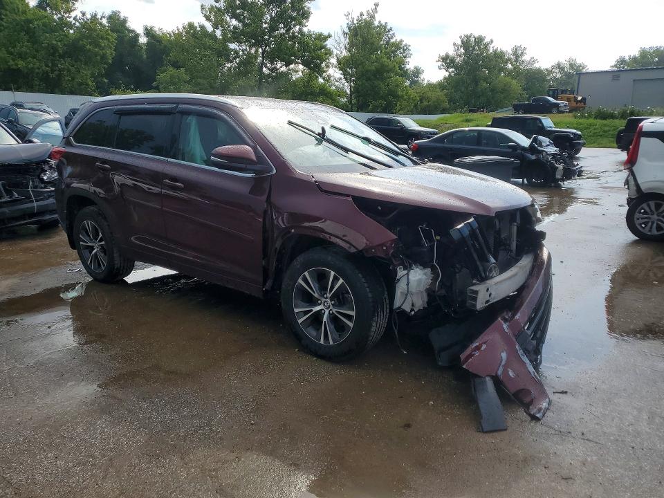 Photo 4 from auction – 2018 TOYOTA HIGHLANDER with VIN 5TDBZRFH3JS844600