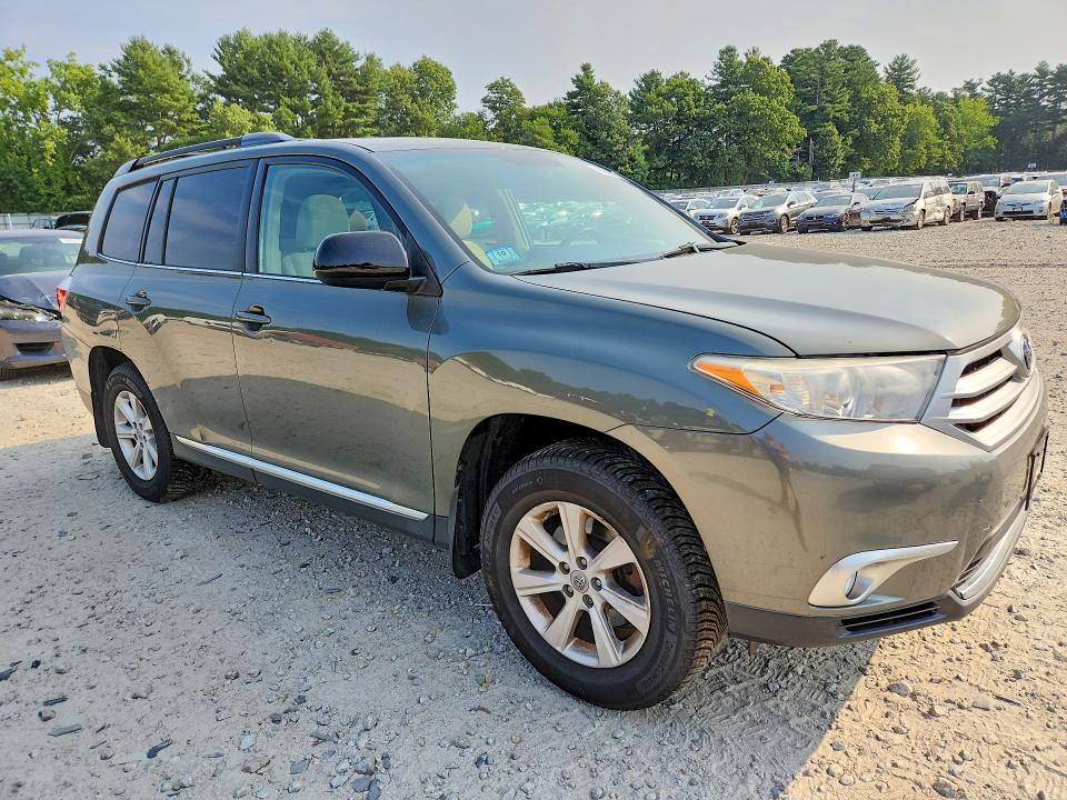 Photo 4 from auction – 2012 TOYOTA HIGHLANDER with VIN 5TDBK3EHXCS116200