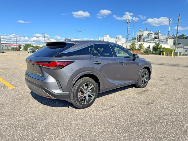 Photo 4 from auction – 2023 LEXUS RX 350H with VIN 2T2BBMCA0PC013339