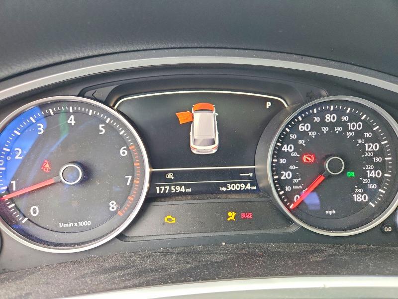 Photo 9 from auction – 2016 VOLKSWAGEN TOUAREG with VIN WVGEF9BP3GD010460