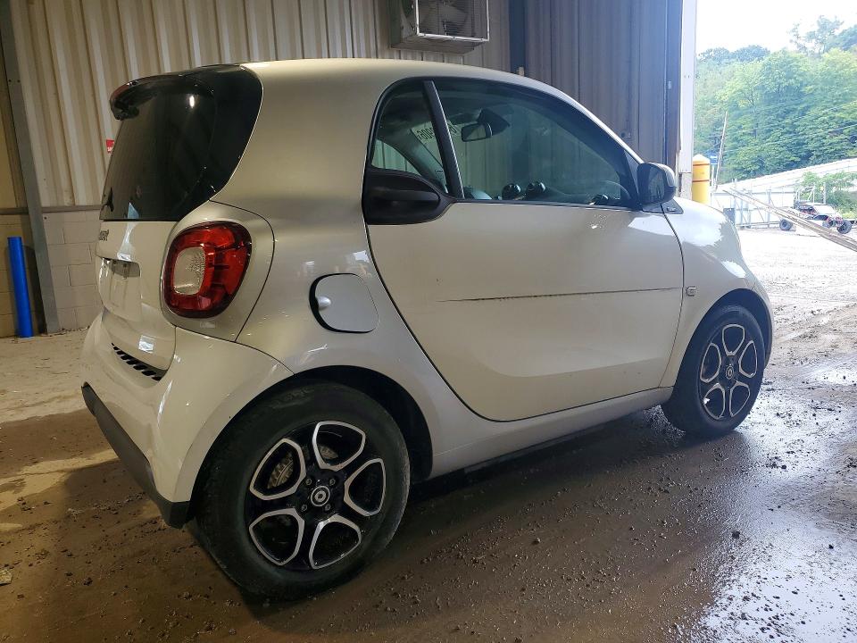 Zdjęcie 3 z aukcji – 2018 SMART FORTWO z VIN WMEFJ9BA5JK283701