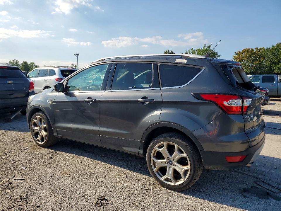 Photo 2 from auction – 2019 FORD ESCAPE with VIN 1FMCU9J98KUC37300