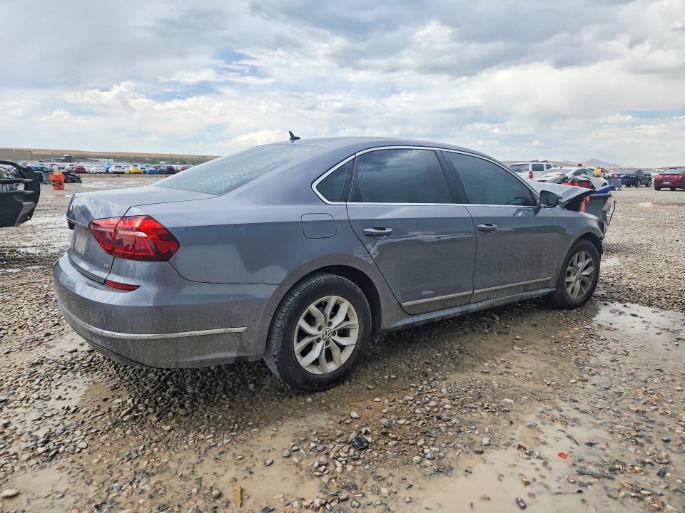 Photo 3 from auction – 2017 VOLKSWAGEN PASSAT with VIN 1VWAT7A3XHC003539