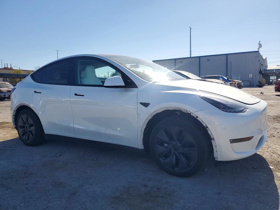 Photo 4 from auction – 2024 TESLA MODEL Y with VIN 7SAYGAEE9RF125587
