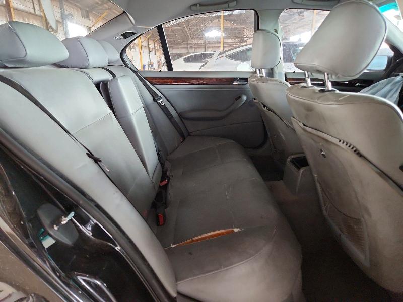 Photo 10 from auction – 2004 BMW 330 with VIN WBAEV53424KM36620