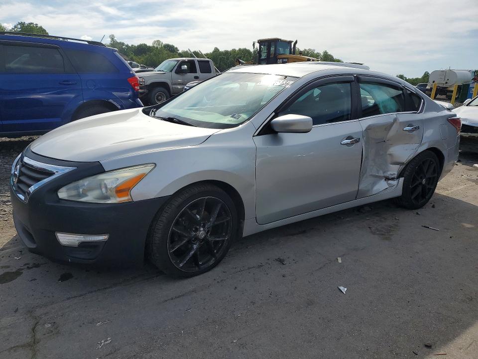 NISSAN ALTIMA 2015 с VIN 1N4AL3AP2FC496229 - Снимка от търг