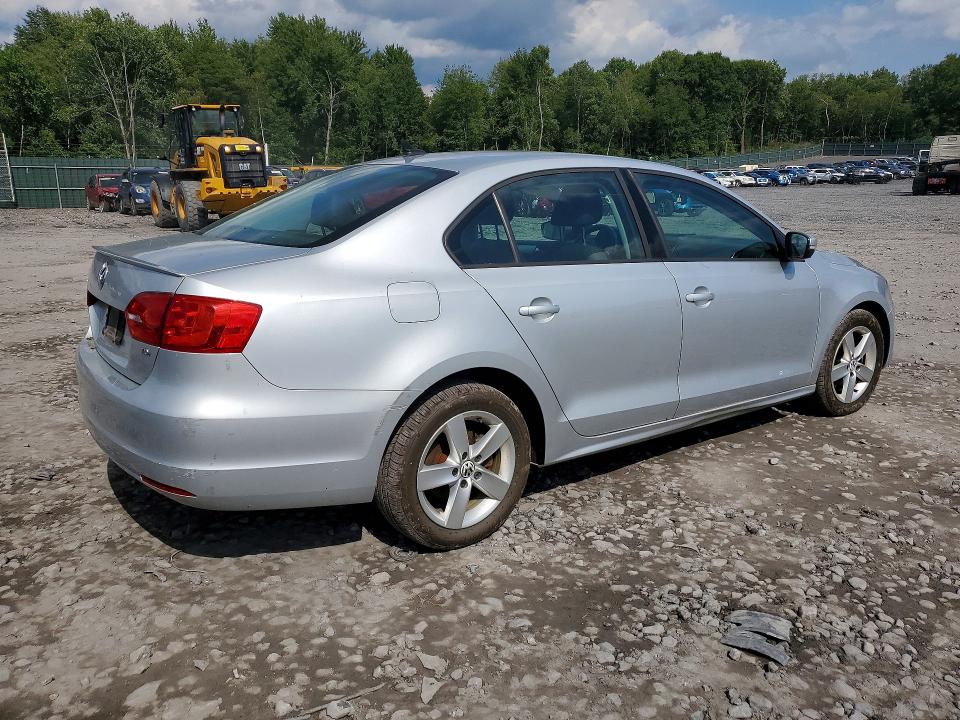 Photo 3 from auction – 2012 VOLKSWAGEN JETTA with VIN 3VWLL7AJ5CM004323