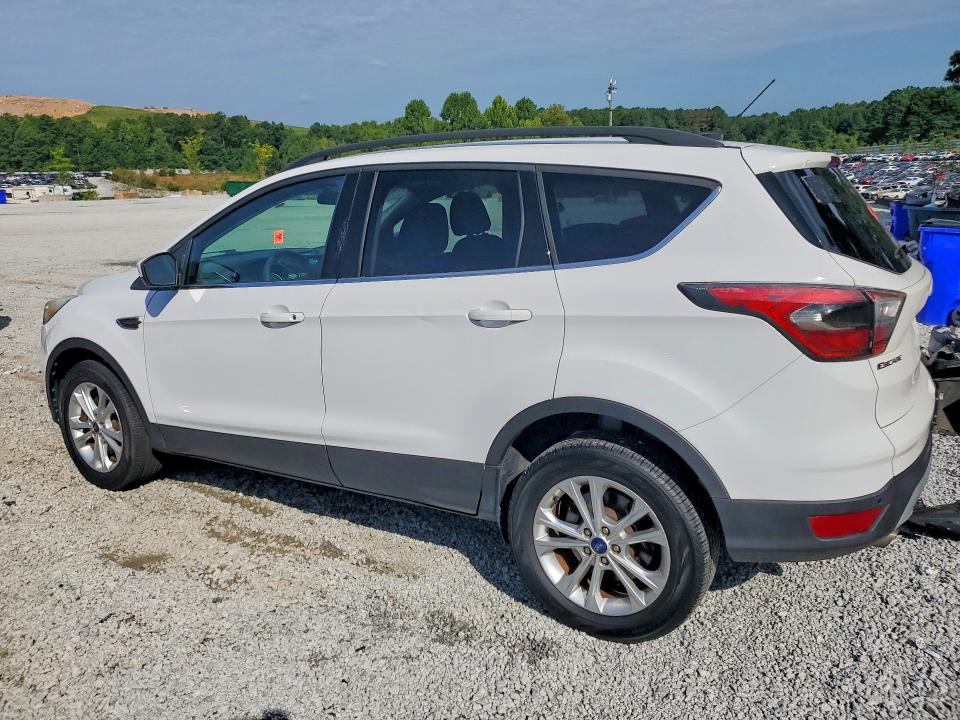 Photo 2 from auction – 2017 FORD ESCAPE with VIN 1FMCU9GD5HUA35129