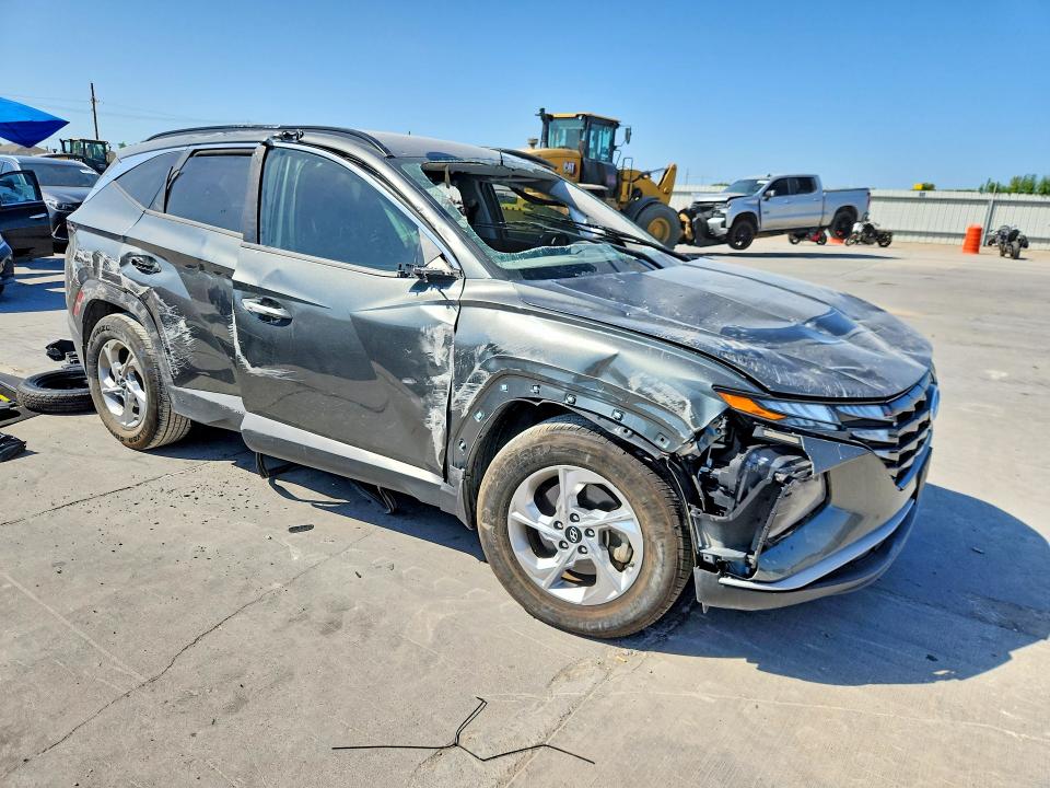 Снимка 4 от търг – 2022 HYUNDAI TUCSON с VIN 5NMJB3AE9NH039266