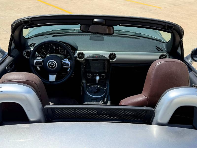 Photo 9 from auction – 2009 MAZDA MX-5 MIATA with VIN JM1NC26F290204381