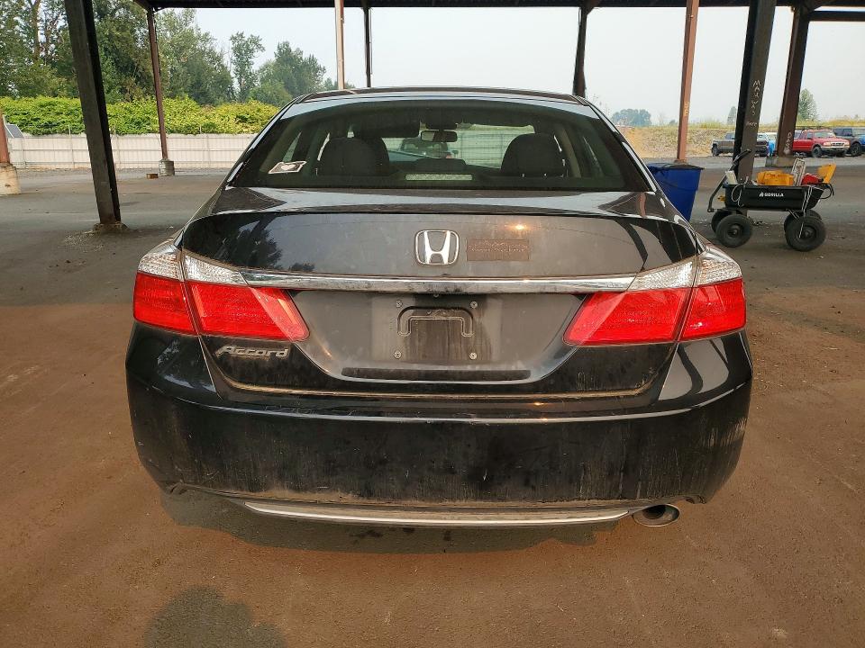 Photo 6 from auction – 2015 HONDA ACCORD with VIN 1HGCR2F34FA160547