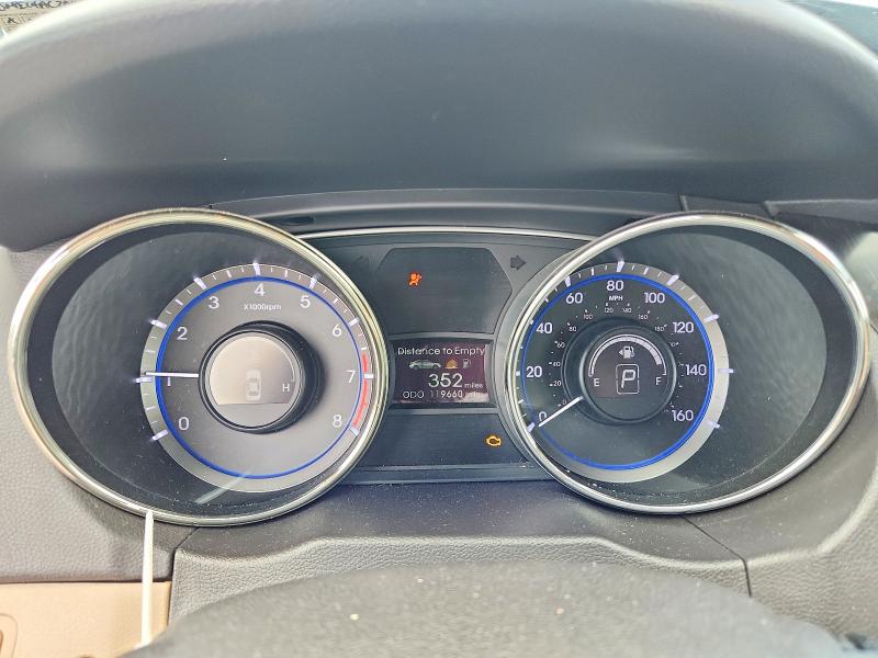 Photo 9 from auction – 2011 HYUNDAI SONATA with VIN 5NPEC4AC2BH123821