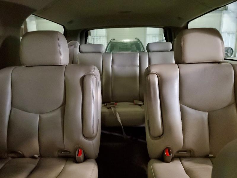 Photo 10 from auction – 2005 CHEVROLET SUBURBAN with VIN 3GNFK16Z35G242727