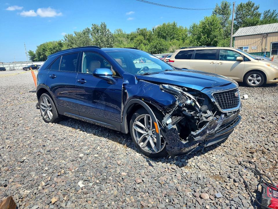 Photo 4 from auction – 2020 CADILLAC XT4 with VIN 1GYFZFR49LF066860