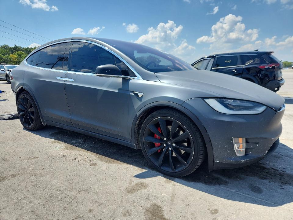 Photo 4 from auction – 2017 TESLA MODEL X with VIN 5YJXCBE24HF044673