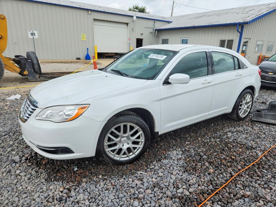 CHRYSLER 200 2013 with VIN 1C3CCBBB7DN577801 - Photo from auction