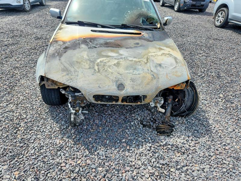 Photo 11 from auction – 2001 BMW 325 with VIN WBAAV33431FV04656
