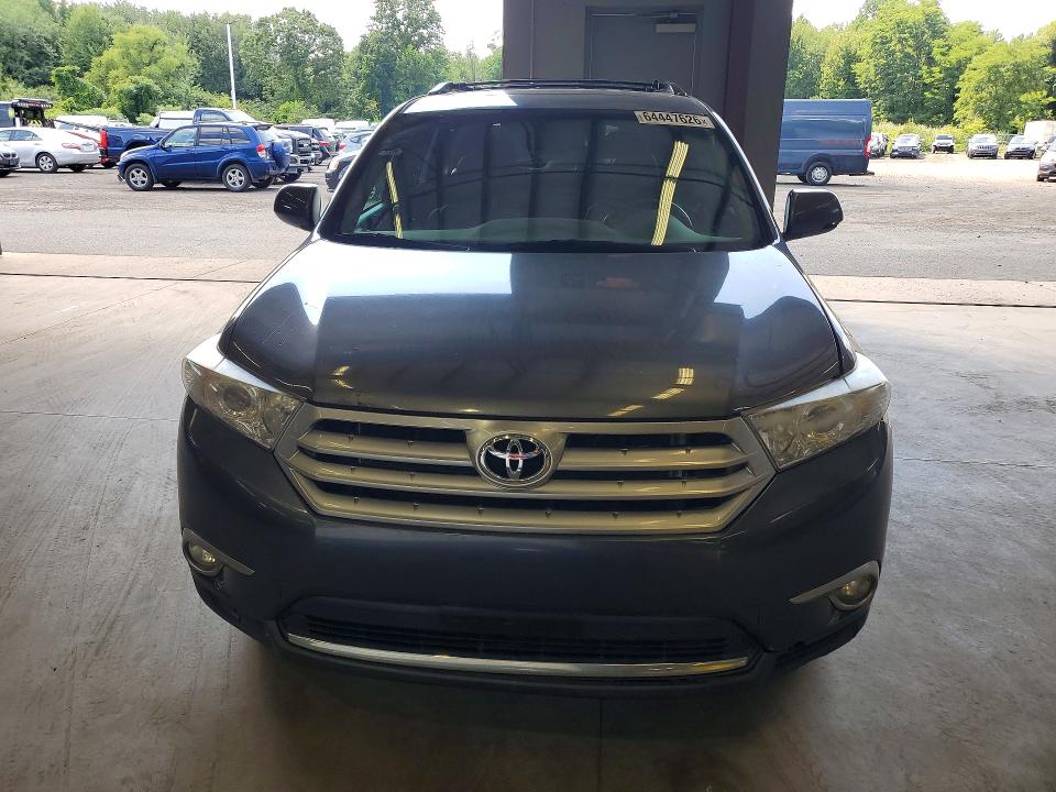 Photo 5 from auction – 2011 TOYOTA HIGHLANDER with VIN 5TDBK3EH0BS090382