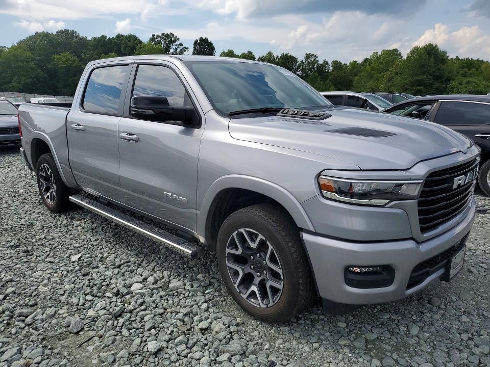 Снимка 4 от търг – 2025 RAM 1500 с VIN 1C6SRFJP3SN510241