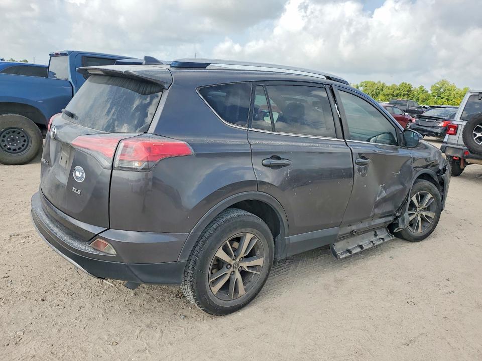 Photo 3 from auction – 2017 TOYOTA RAV4 with VIN JTMWFREV0HJ700186