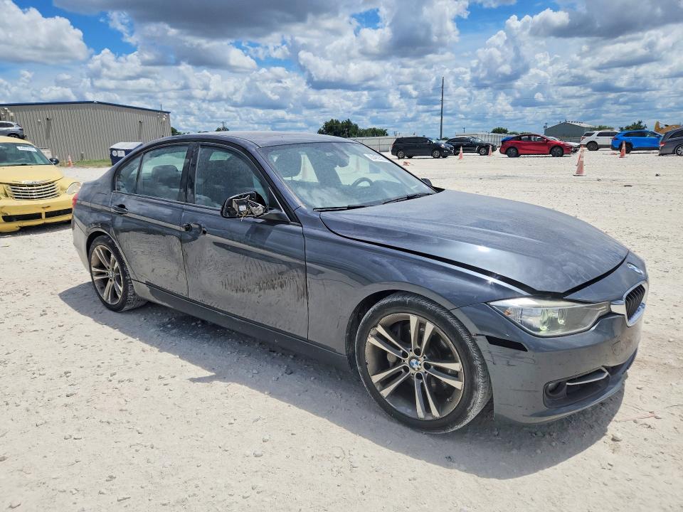 Photo 4 from auction – 2013 BMW 335 with VIN WBA3A9C55DF474919