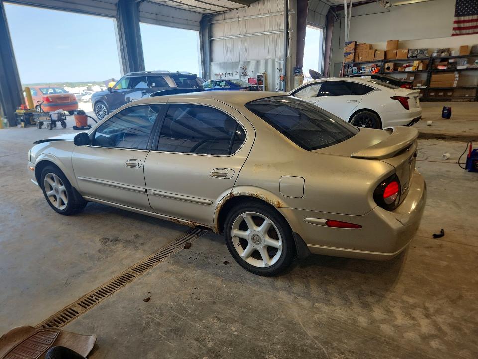 Photo 2 from auction – 2001 NISSAN MAXIMA with VIN JN1CA31D61T606659