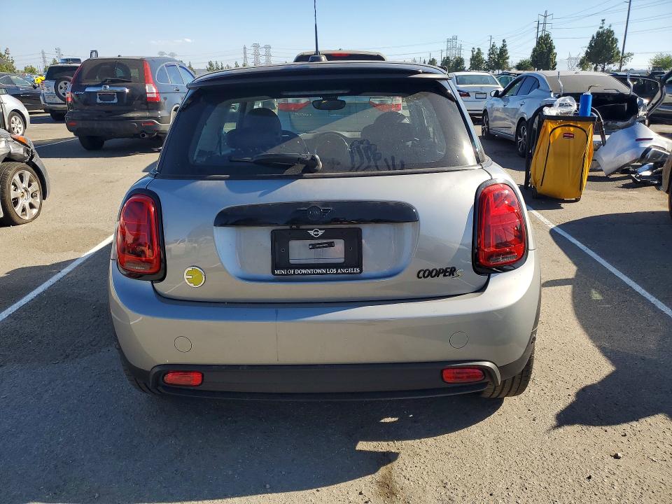 Photo 6 from auction – 2024 MINI COOPER with VIN WMW13DJ02R2V88533