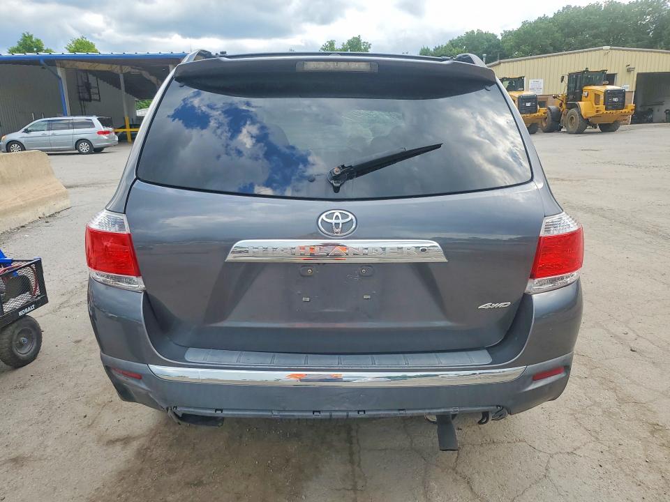 Photo 6 from auction – 2011 TOYOTA HIGHLANDER with VIN 5TDDK3EH5BS080990