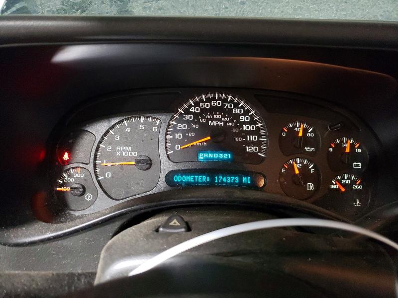 Photo 9 from auction – 2004 CHEVROLET SILVERADO with VIN 1GCGK23U84F227782