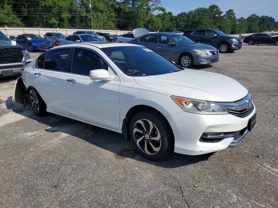 Photo 4 from auction – 2017 HONDA ACCORD with VIN 1HGCR2F8XHA239588