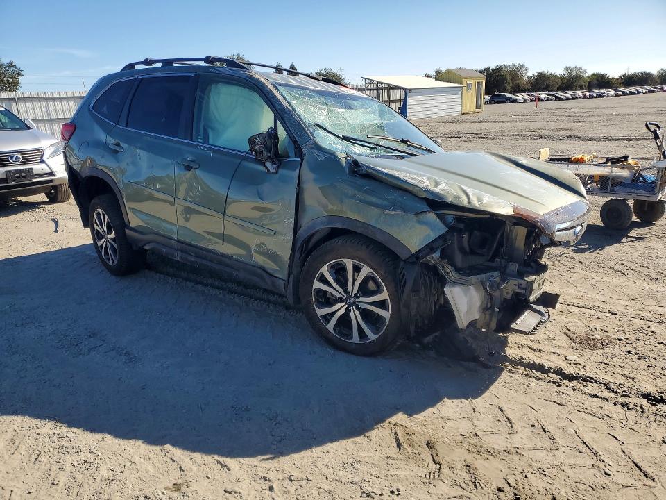 Photo 4 from auction – 2020 SUBARU FORESTER with VIN JF2SKAUC0LH479833