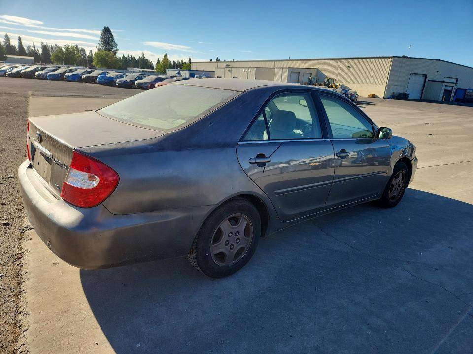 Photo 3 from auction – 2003 TOYOTA CAMRY with VIN 4T1BF32K33U550566