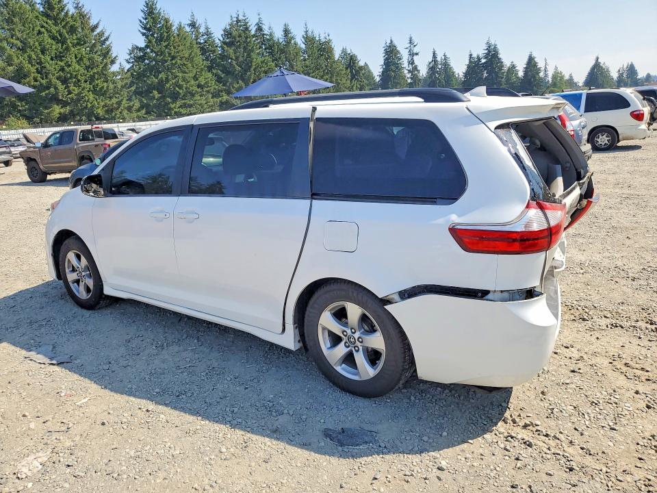Photo 2 from auction – 2018 TOYOTA SIENNA with VIN 5TDKZ3DC7JS936474