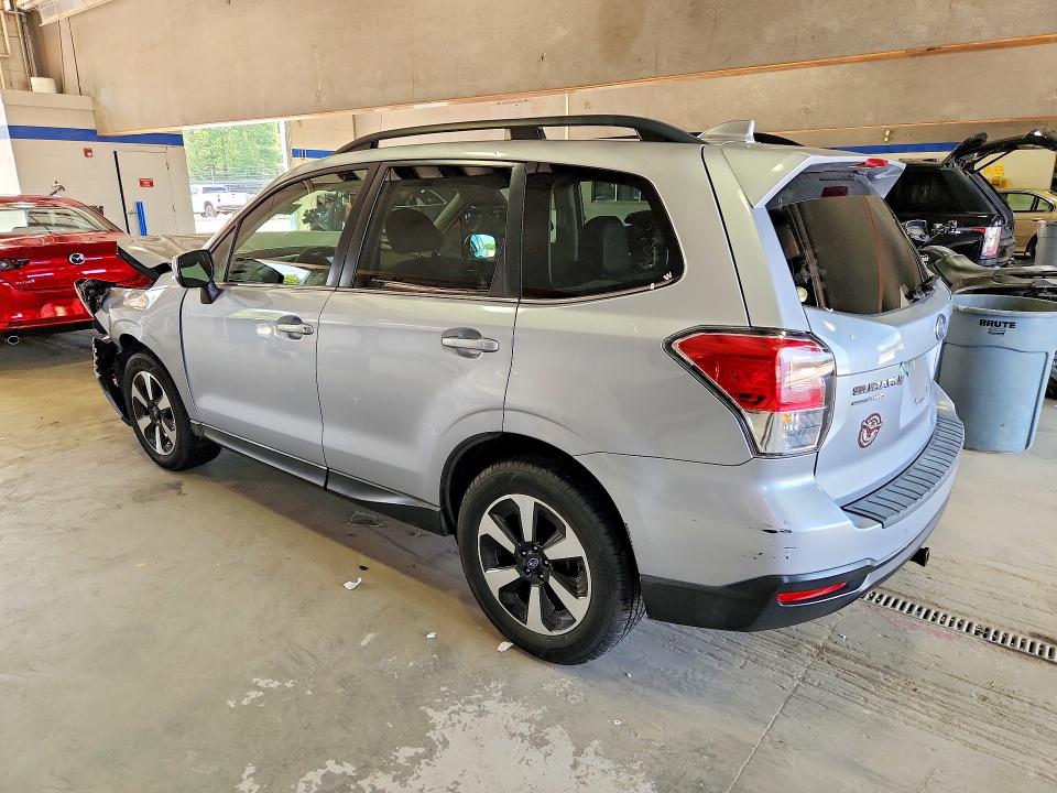 Photo 2 from auction – 2017 SUBARU FORESTER with VIN JF2SJAJC4HH523329
