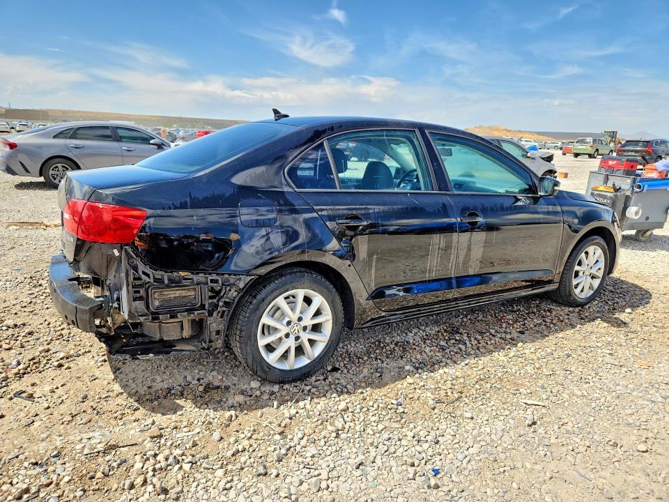 Photo 3 from auction – 2011 VOLKSWAGEN JETTA with VIN 3VWDZ7AJ6BM358398