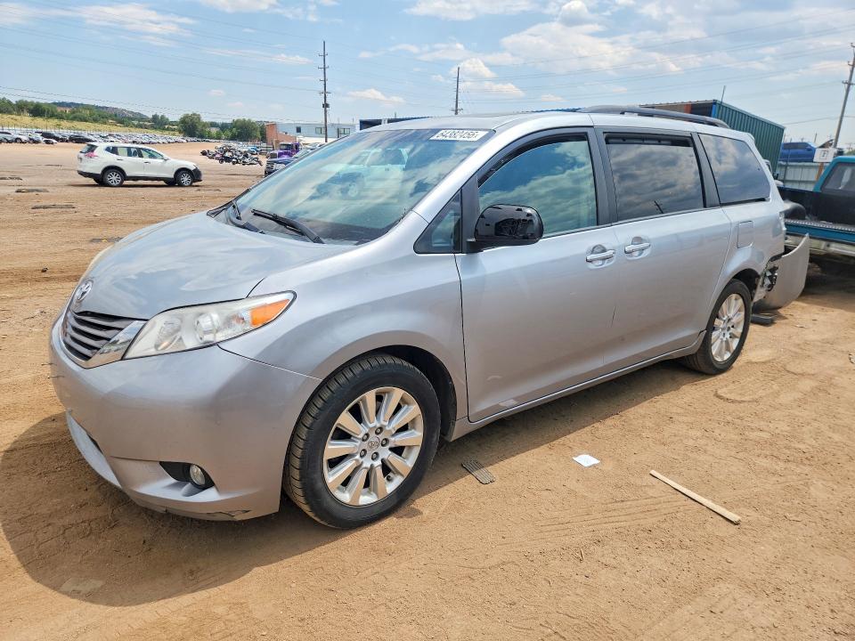 TOYOTA SIENNA 2015 con VIN 5TDDK3DC9FS124341 - Foto de la subasta