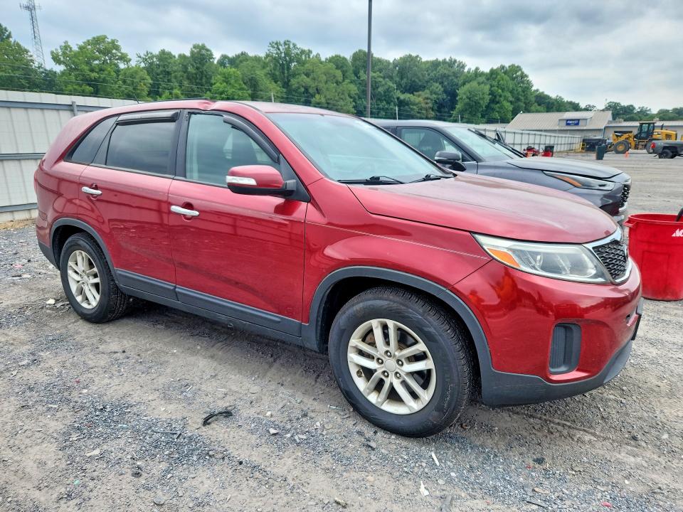 Photo 4 from auction – 2015 KIA SORENTO with VIN 5XYKT3A68FG646376