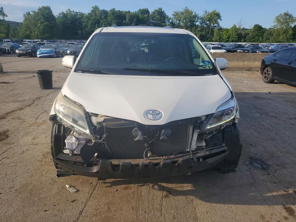 Zdjęcie 5 z aukcji – 2015 TOYOTA SIENNA z VIN 5TDDK3DC0FS108612