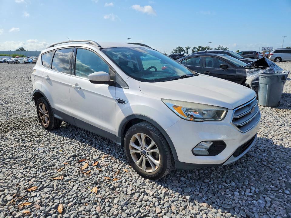 Photo 4 from auction – 2018 FORD ESCAPE with VIN 1FMCU0GD7JUA48997