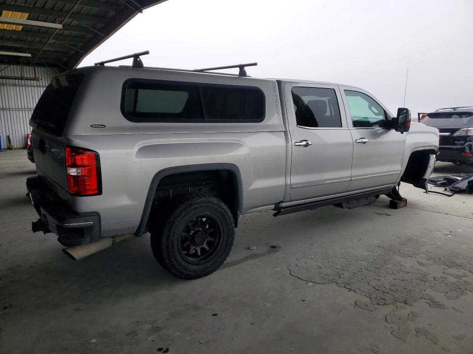Photo 3 from auction – 2018 GMC SIERRA with VIN 1GT12TEY2JF160197