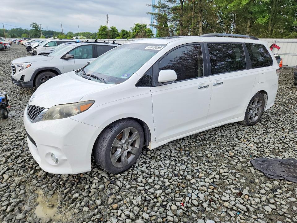 2014 TOYOTA SIENNA - Търг №66629286