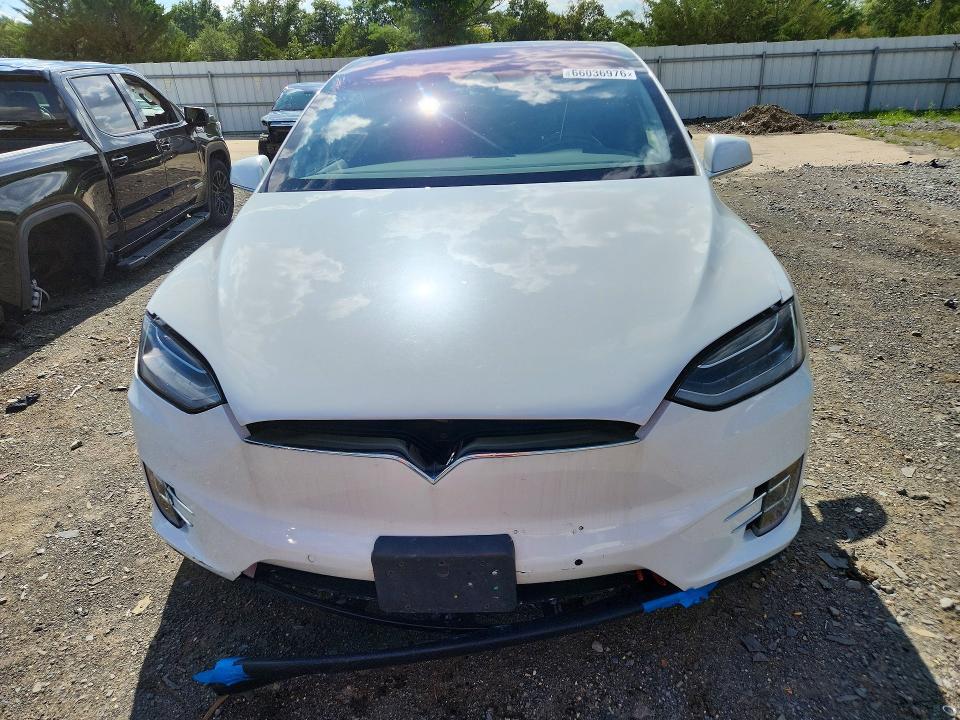 Photo 5 from auction – 2018 TESLA MODEL X with VIN 5YJXCBE27JF118514