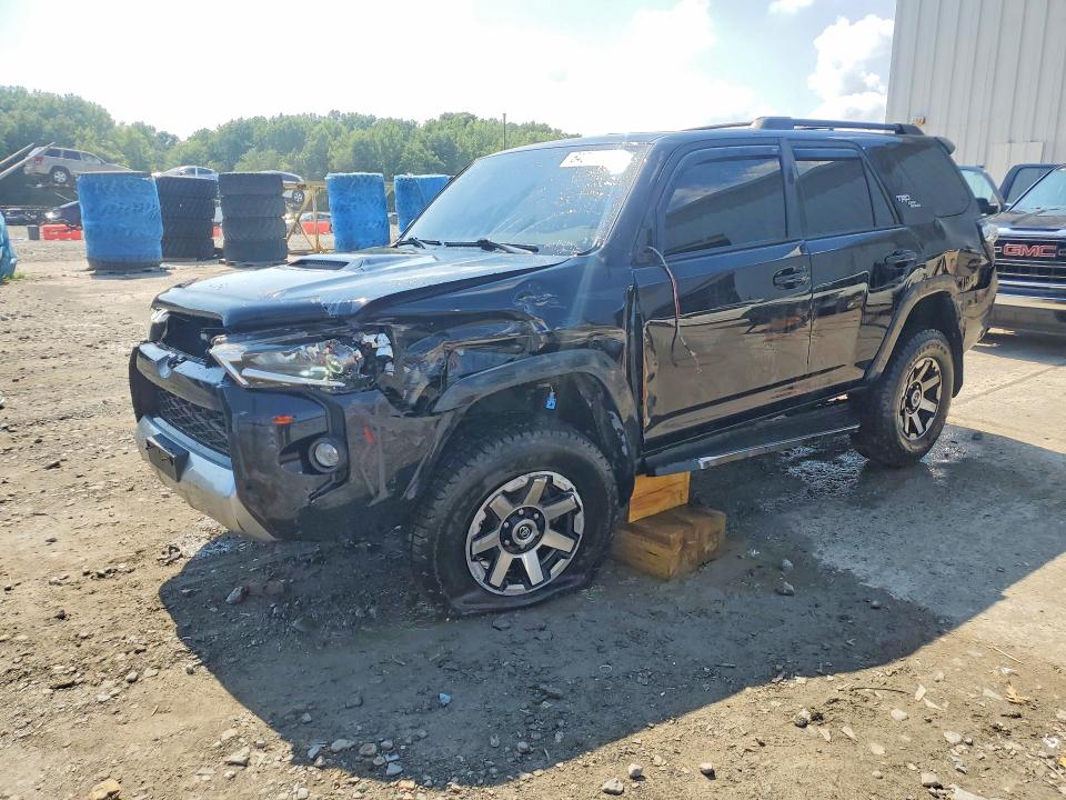 TOYOTA 4RUNNER 2019 with VIN JTEBU5JR2K5649078 - Photo from auction