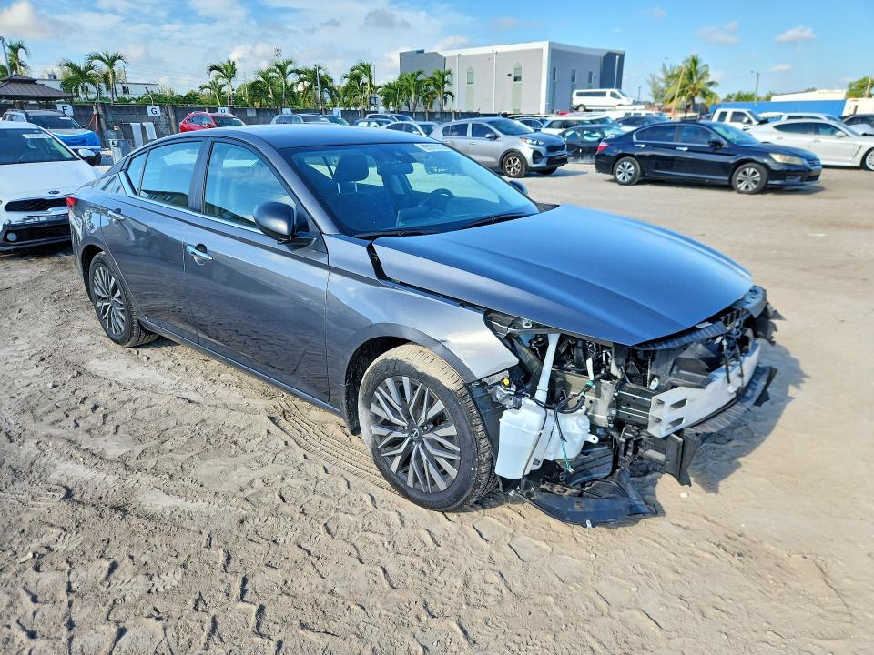 Photo 4 from auction – 2025 NISSAN ALTIMA with VIN 1N4BL4DV2SN393119