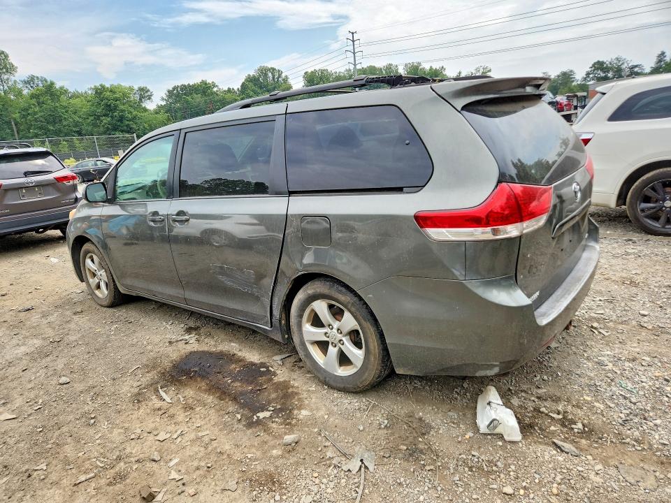 Photo 2 from auction – 2011 TOYOTA SIENNA with VIN 5TDKK3DC7BS023851
