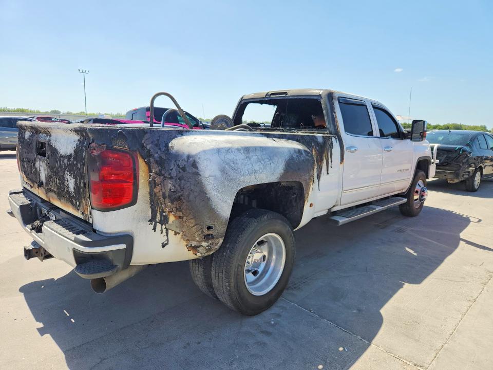 Photo 3 from auction – 2018 GMC SIERRA with VIN 1GT42YEY6JF287612