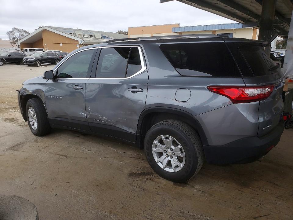 Photo 2 from auction – 2018 CHEVROLET TRAVERSE with VIN 1GNERGKW4JJ160620