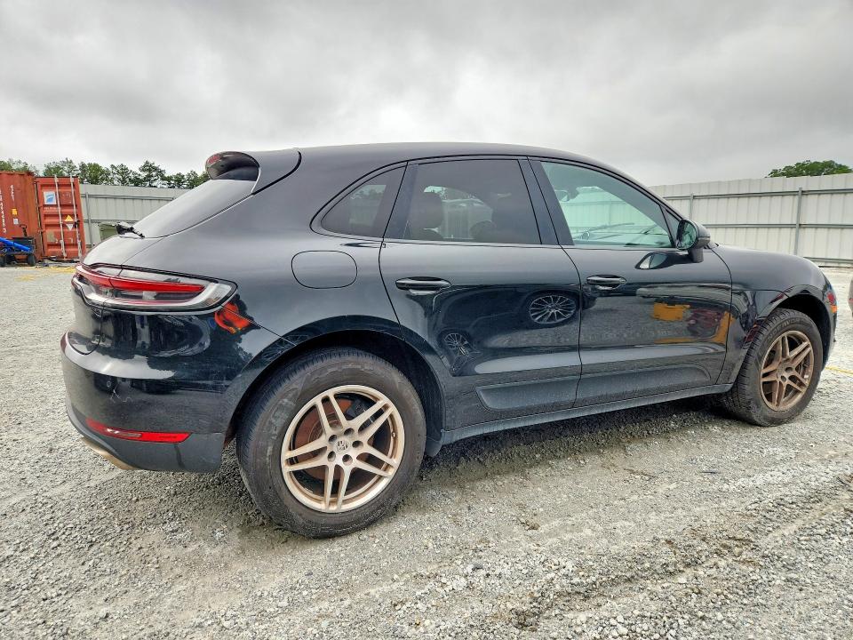 Photo 3 from auction – 2020 PORSCHE MACAN with VIN WP1AA2A55LLB02998