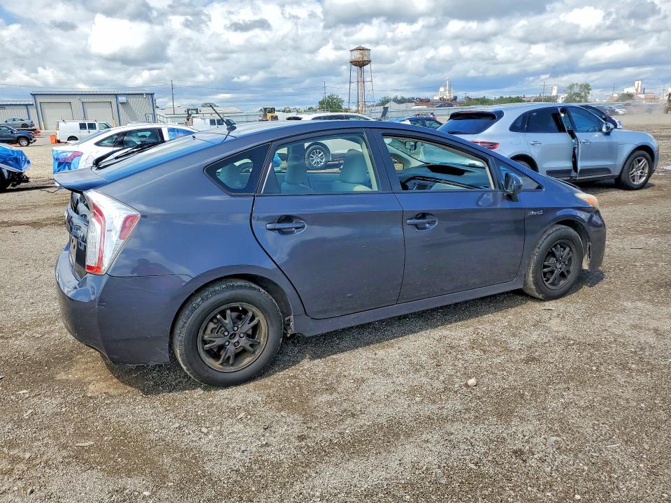 Photo 3 from auction – 2013 TOYOTA PRIUS with VIN JTDKN3DU4D1622030