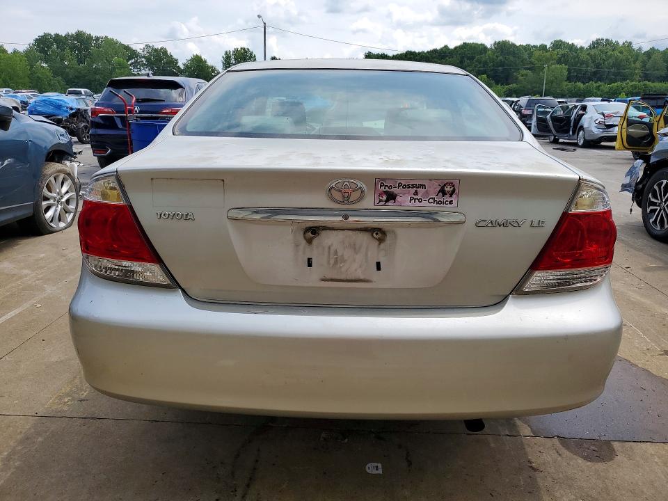 Снимка 6 от търг – 2005 TOYOTA CAMRY с VIN 4T1BE32K75U957103